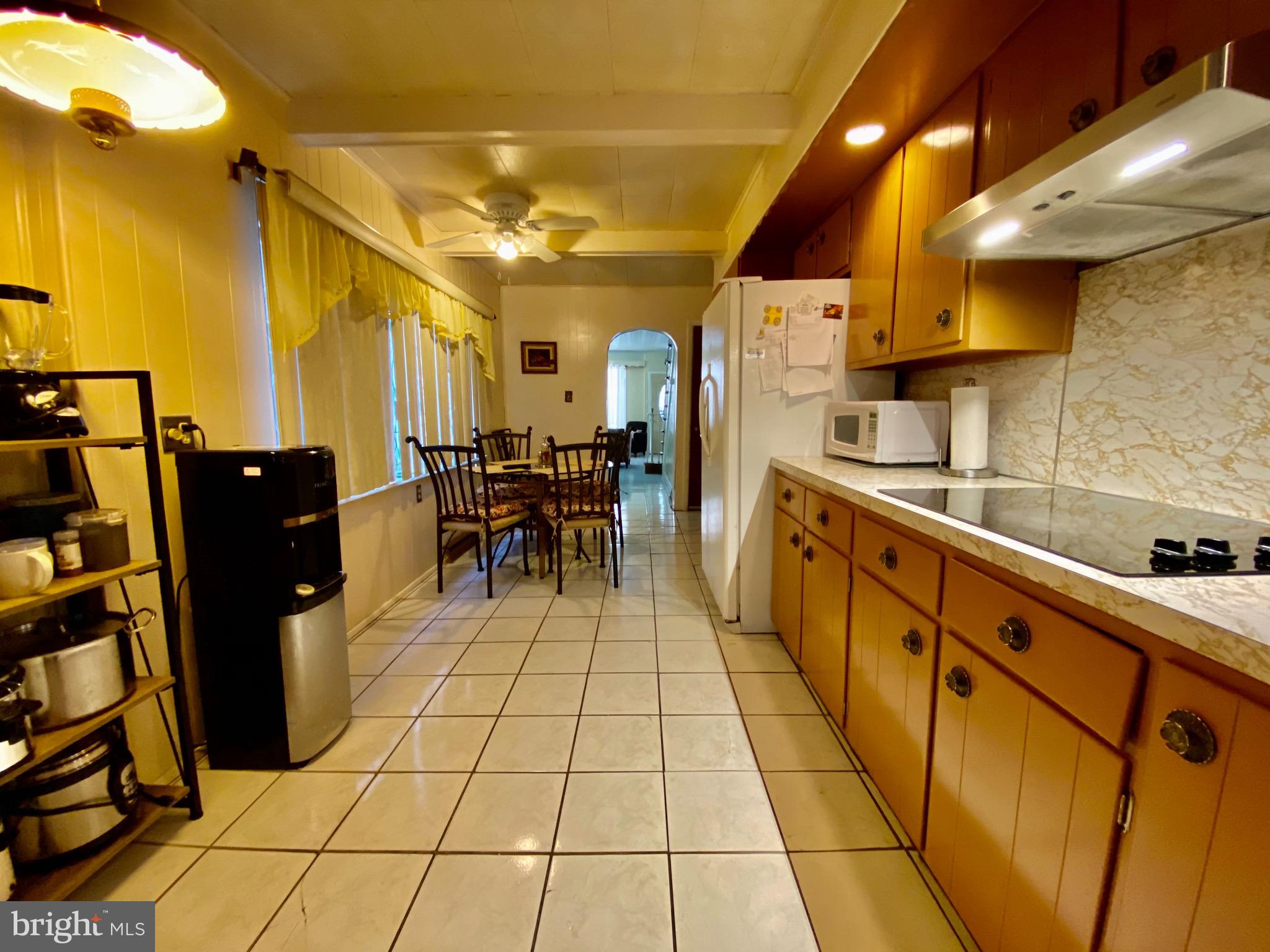 1237 Spring Street Reading, PA 19604 - Photo 15 of 33 Gallery Image 15
