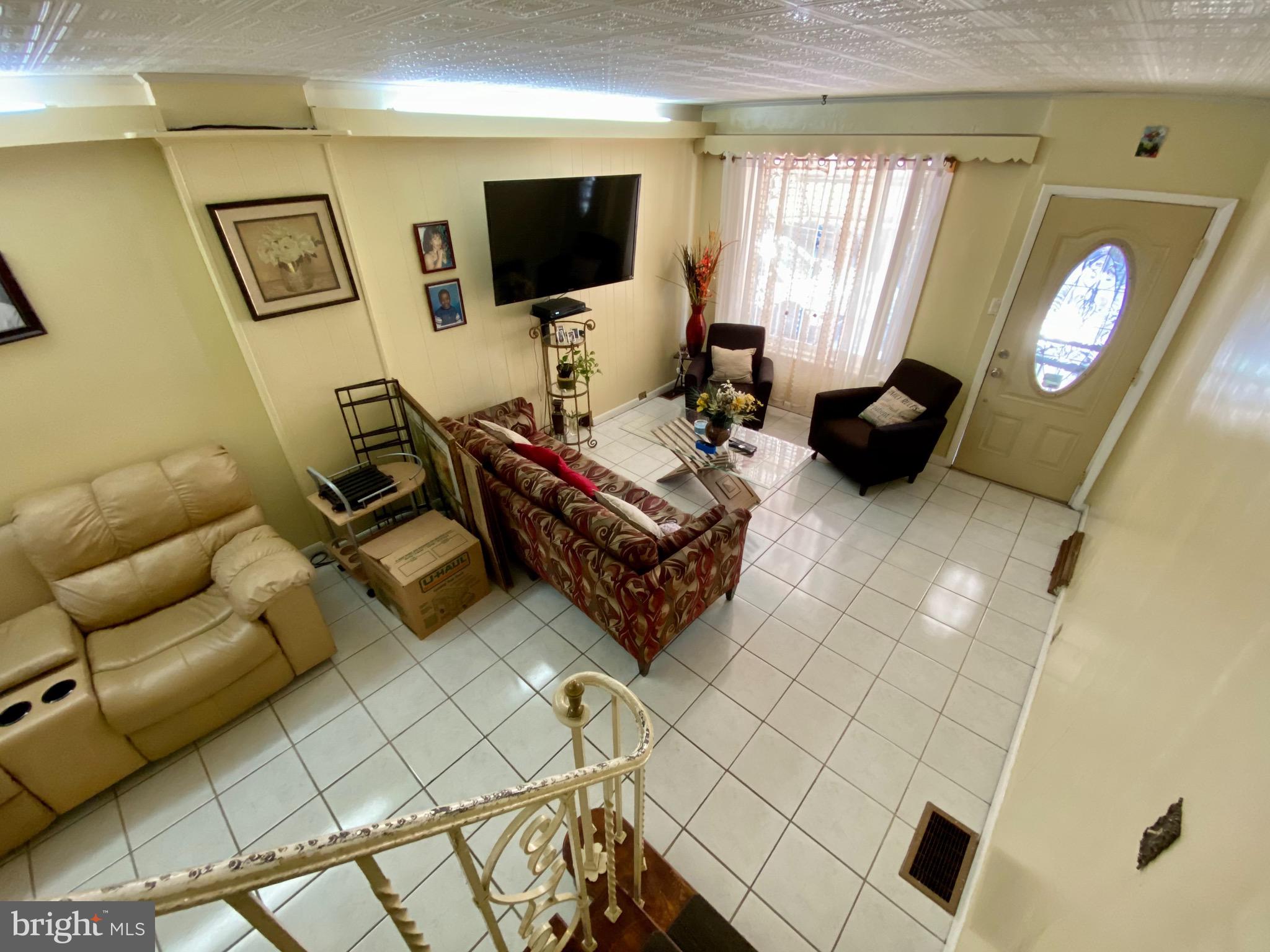 1237 Spring Street Reading, PA 19604 - Photo 5 of 33 Gallery Image 5