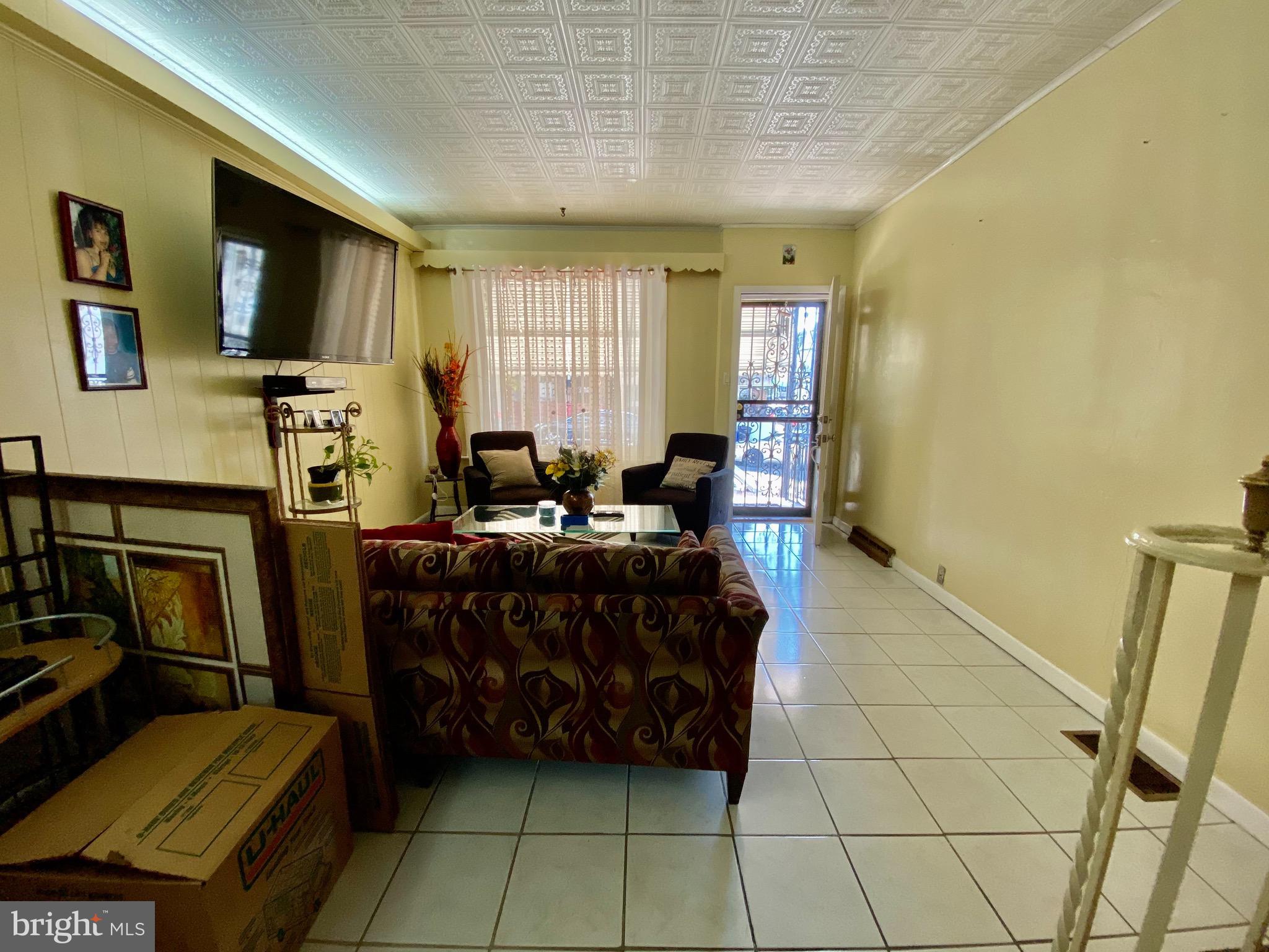 1237 Spring Street Reading, PA 19604 - Photo 8 of 33 Gallery Image 8