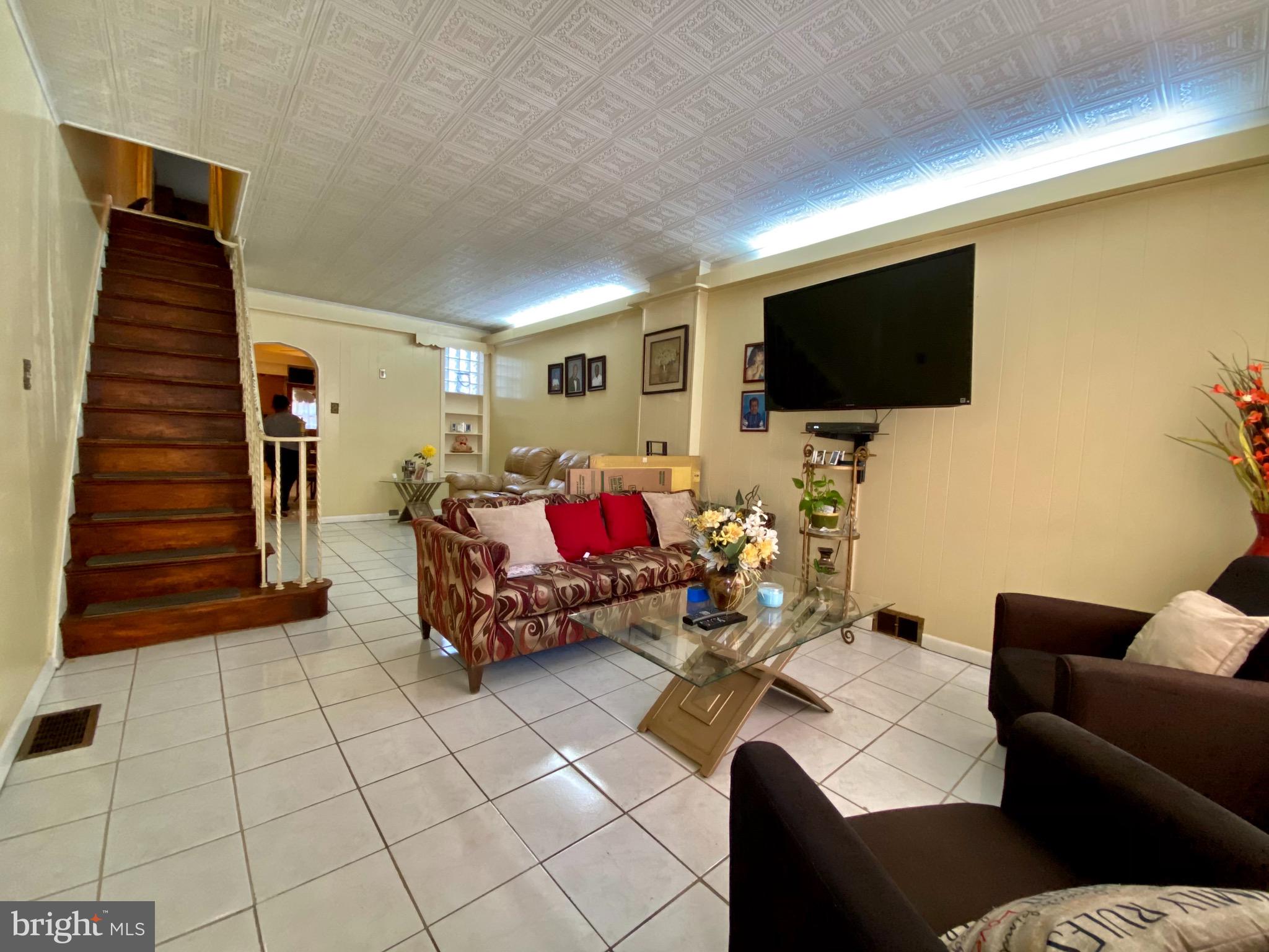 1237 Spring Street Reading, PA 19604 - Photo 9 of 33 Gallery Image 9