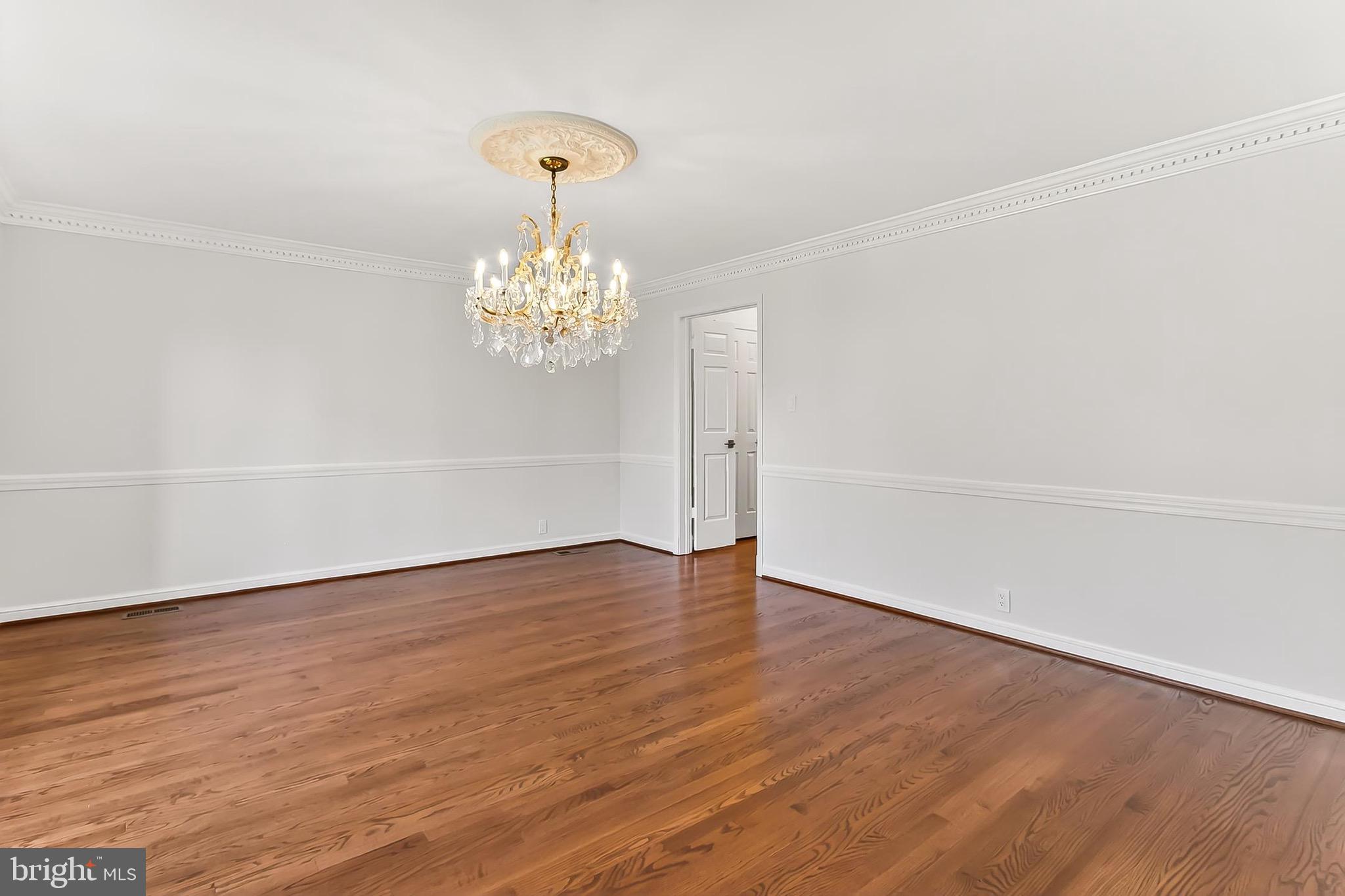 6294 Dunaway Court McLean, VA 22101 - Photo 11 of 76