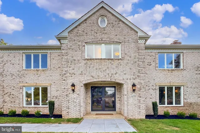 a view of entryway and hall