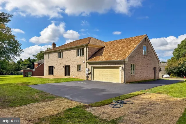 $10,000 | 6294 Dunaway Court, McLean, VA 22101