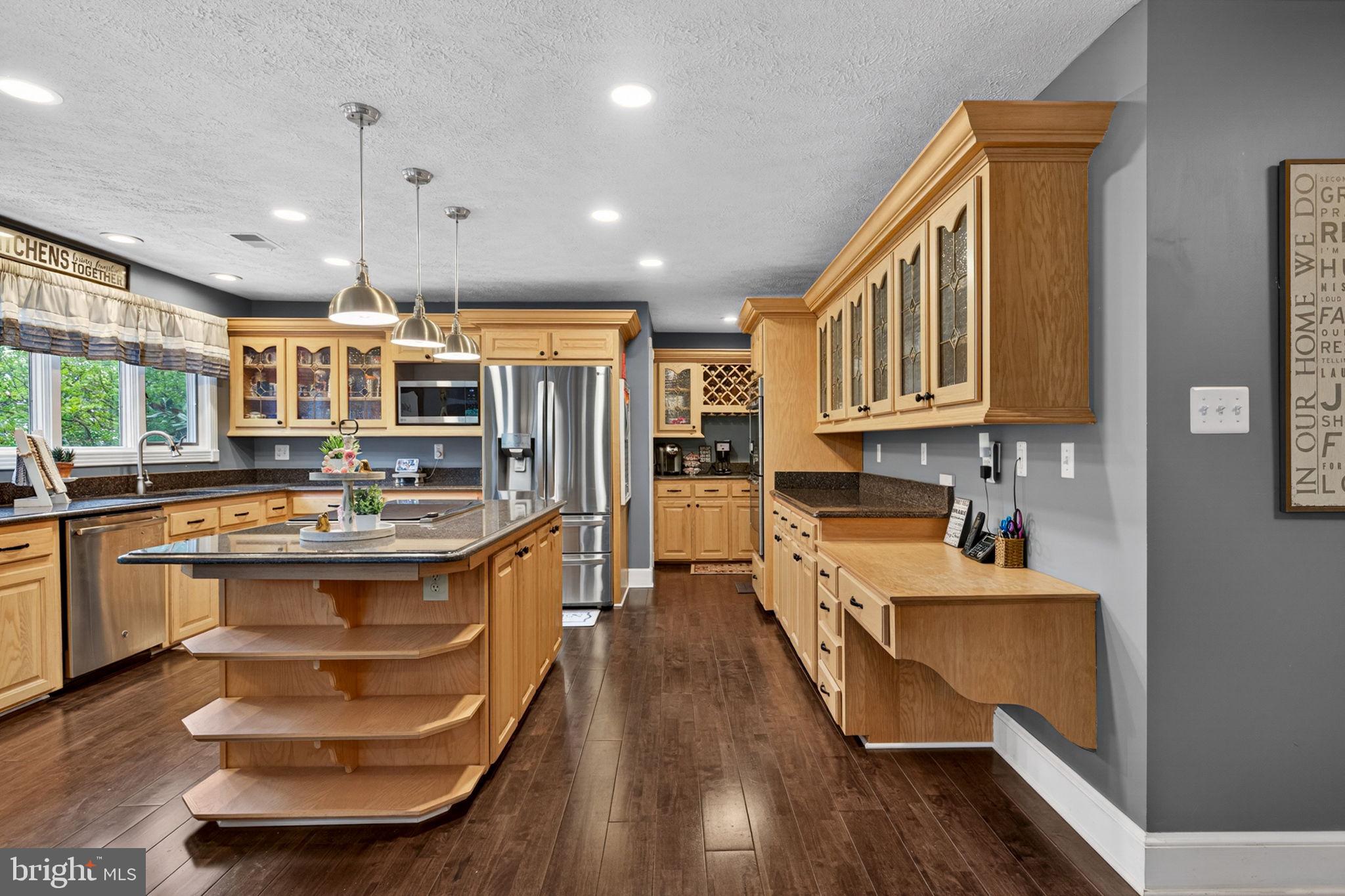 63 Rutherford Circle Sterling, VA 20165 - Photo 20 of 52 Butlers Pantry, Walk -n Pantry & so much cabinetry