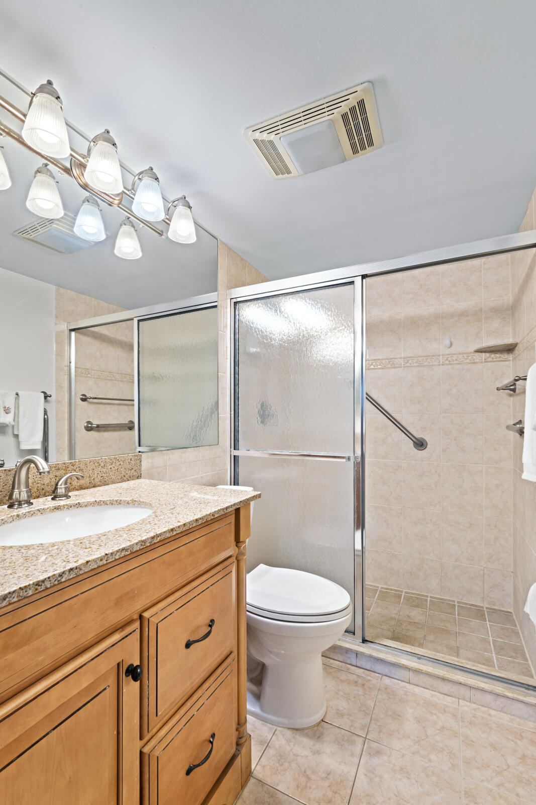 200 East Royal Palm Road, Unit 2110 Boca Raton, FL 33432 - Photo 14 of 36 Primary Bathroom