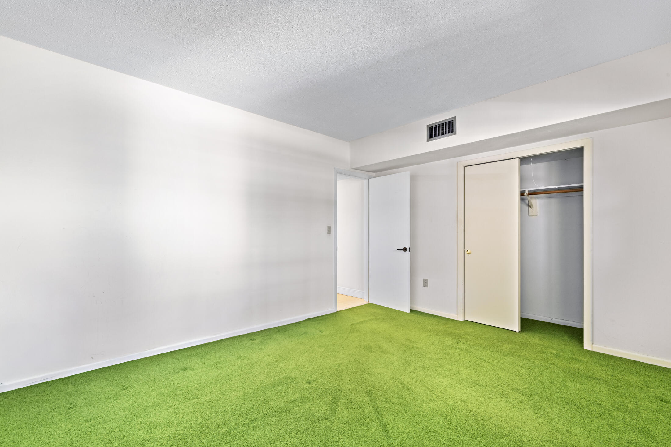 200 East Royal Palm Road, Unit 2110 Boca Raton, FL 33432 - Photo 21 of 36 Second Bedroom