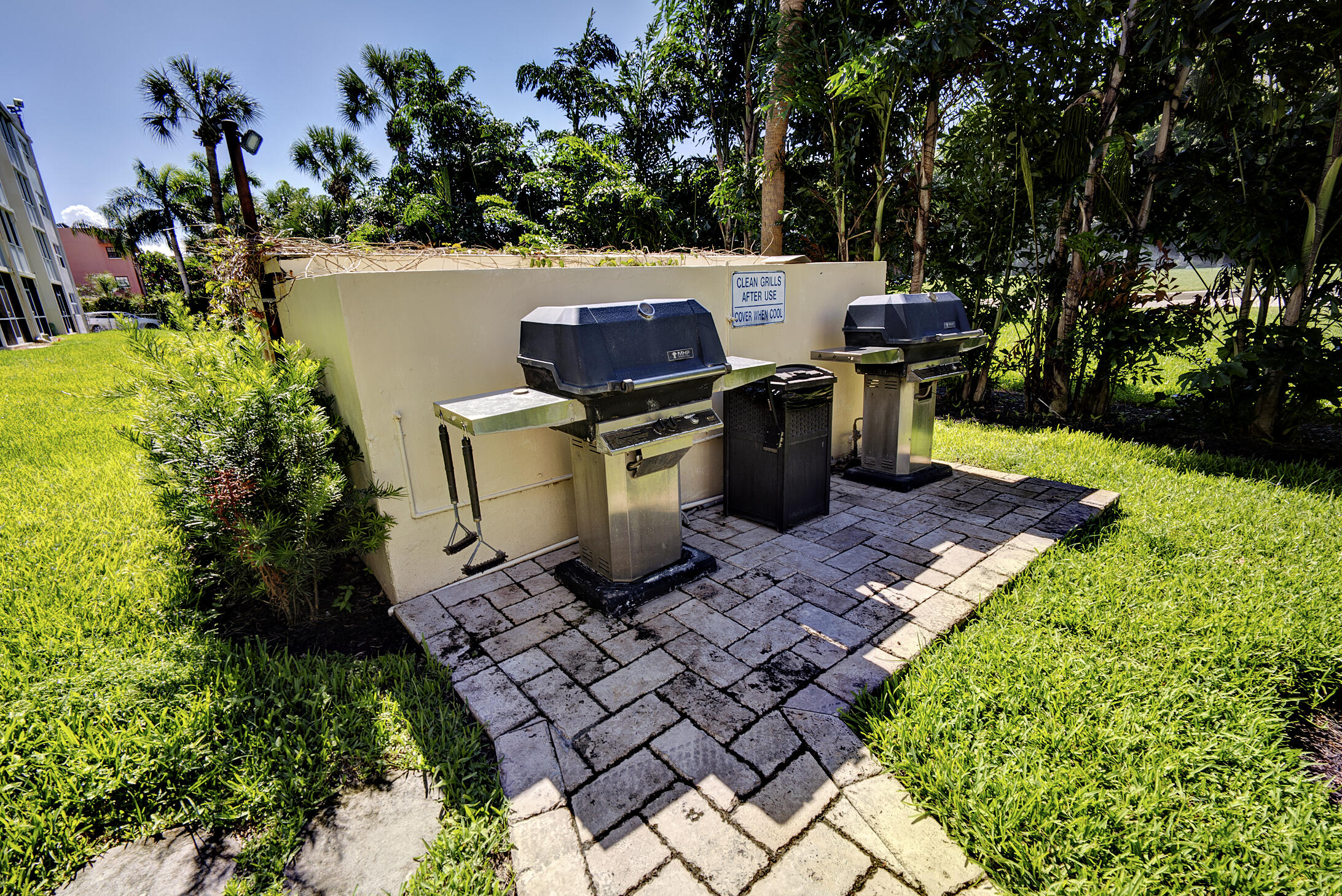 200 East Royal Palm Road, Unit 2110 Boca Raton, FL 33432 - Photo 32 of 36 BBQ Area