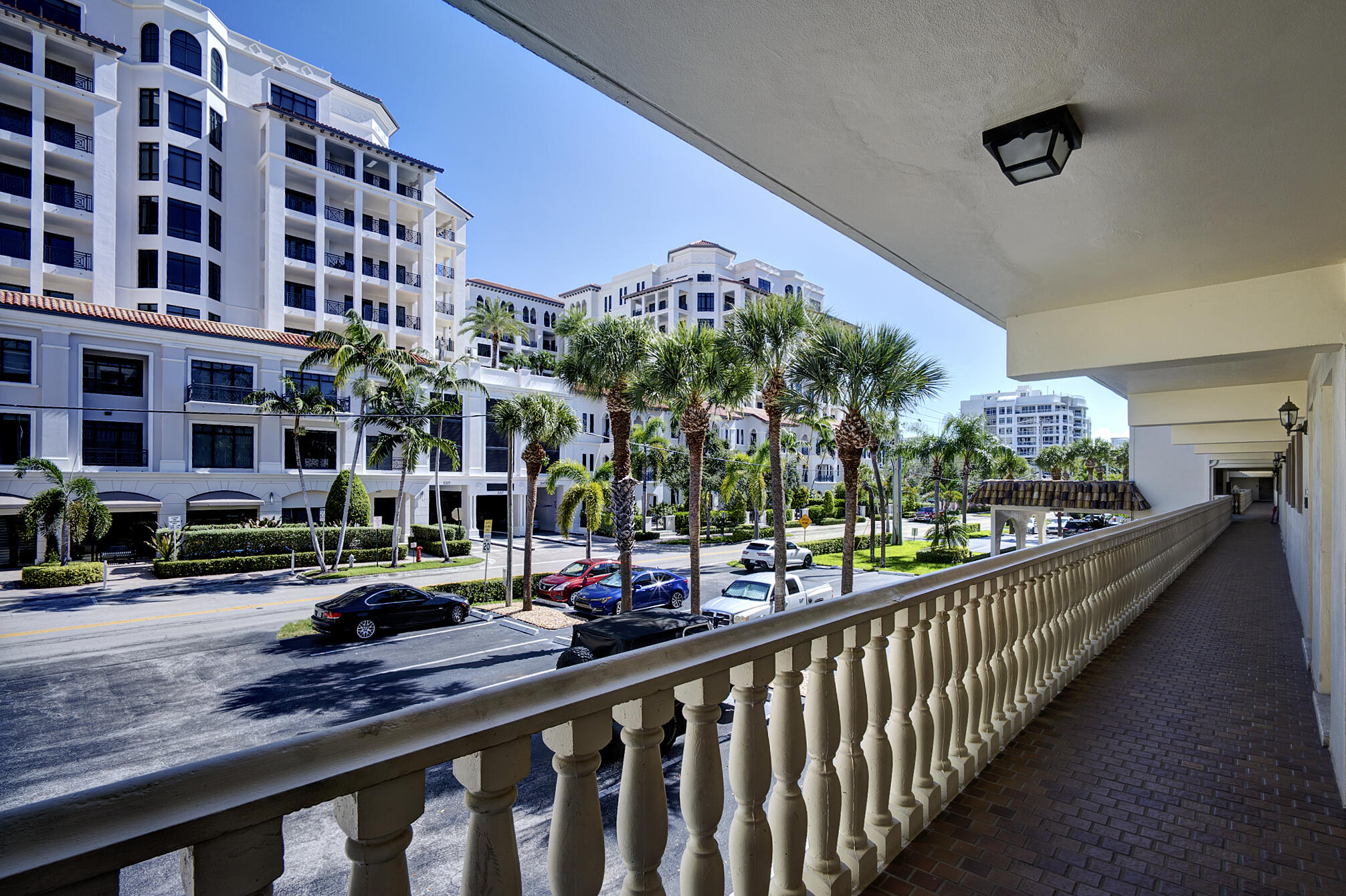 200 East Royal Palm Road, Unit 2110 Boca Raton, FL 33432 - Photo 34 of 36 Exterior Catwalk
