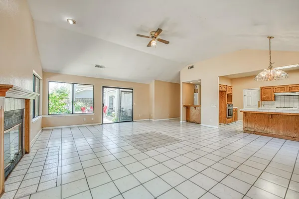 $470,000 | 2091 Escalon Avenue, Clovis, CA 93611