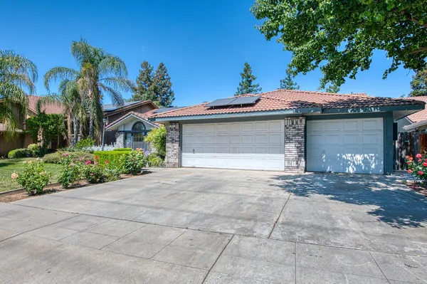 $470,000 | 2091 Escalon Avenue, Clovis, CA 93611