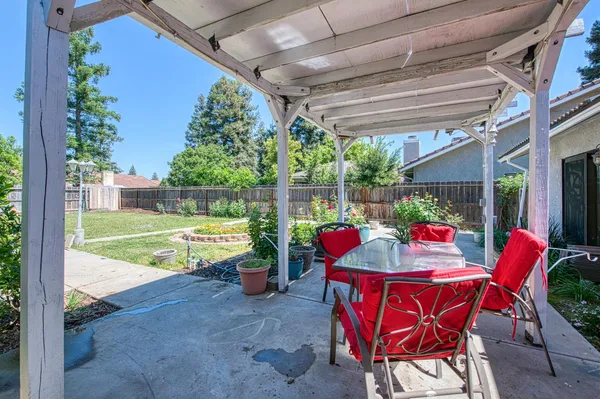 $470,000 | 2091 Escalon Avenue, Clovis, CA 93611