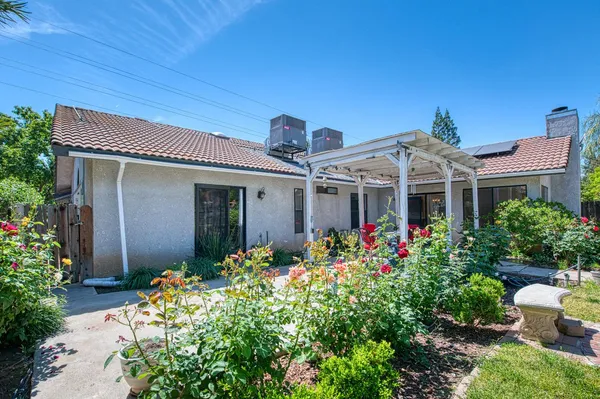 $470,000 | 2091 Escalon Avenue, Clovis, CA 93611