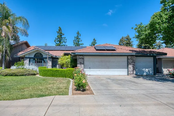 $470,000 | 2091 Escalon Avenue, Clovis, CA 93611