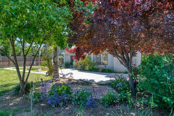 $470,000 | 2091 Escalon Avenue, Clovis, CA 93611