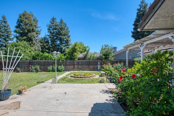 $470,000 | 2091 Escalon Avenue, Clovis, CA 93611