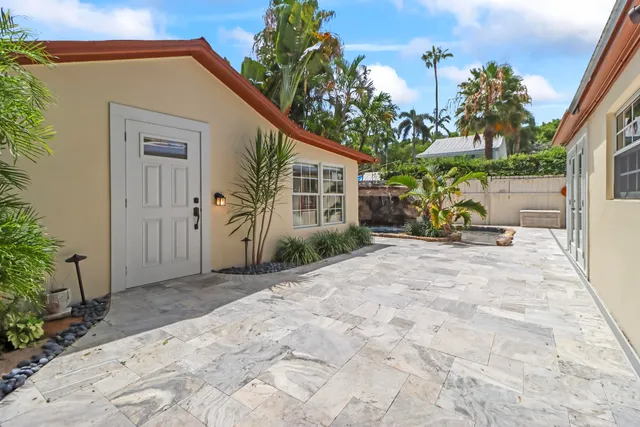 a bathroom with a shower curtain