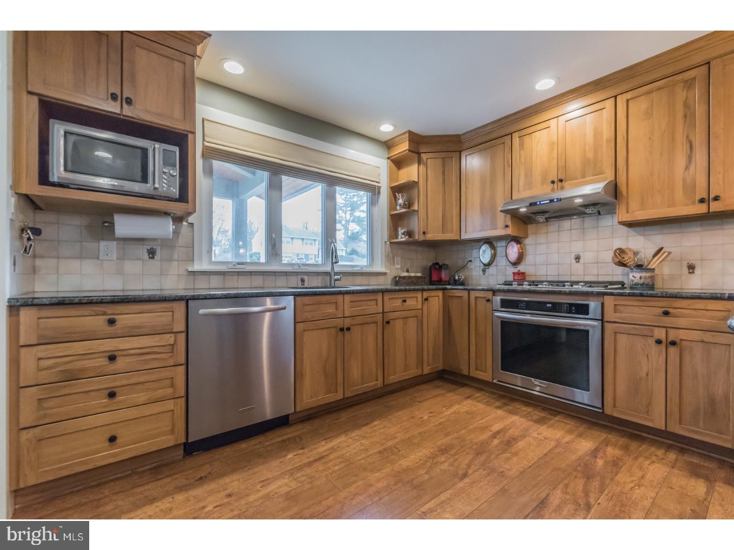 219 Preston Road Flourtown, PA 19031 - Photo 7 of 25