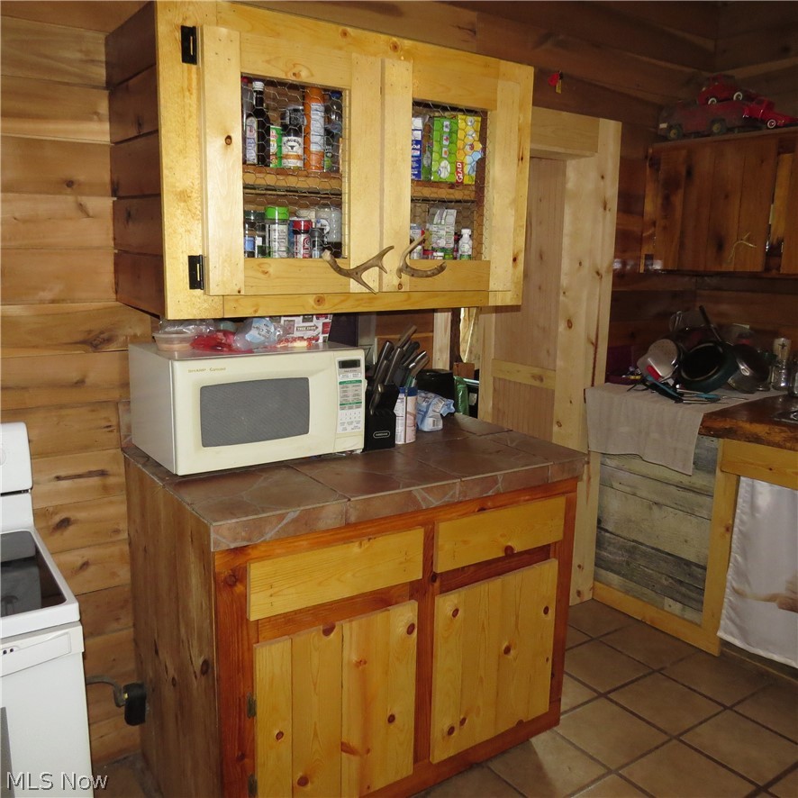 7113 Dial Road Southwest Carrollton, OH 44615 - Photo 9 of 29 Gallery Image 9