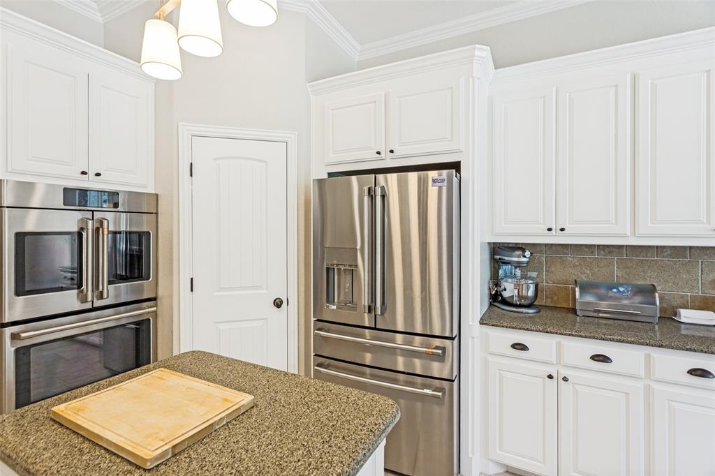 207 Overton Ridge Circle Weatherford, TX 76088 - Photo 8 of 25