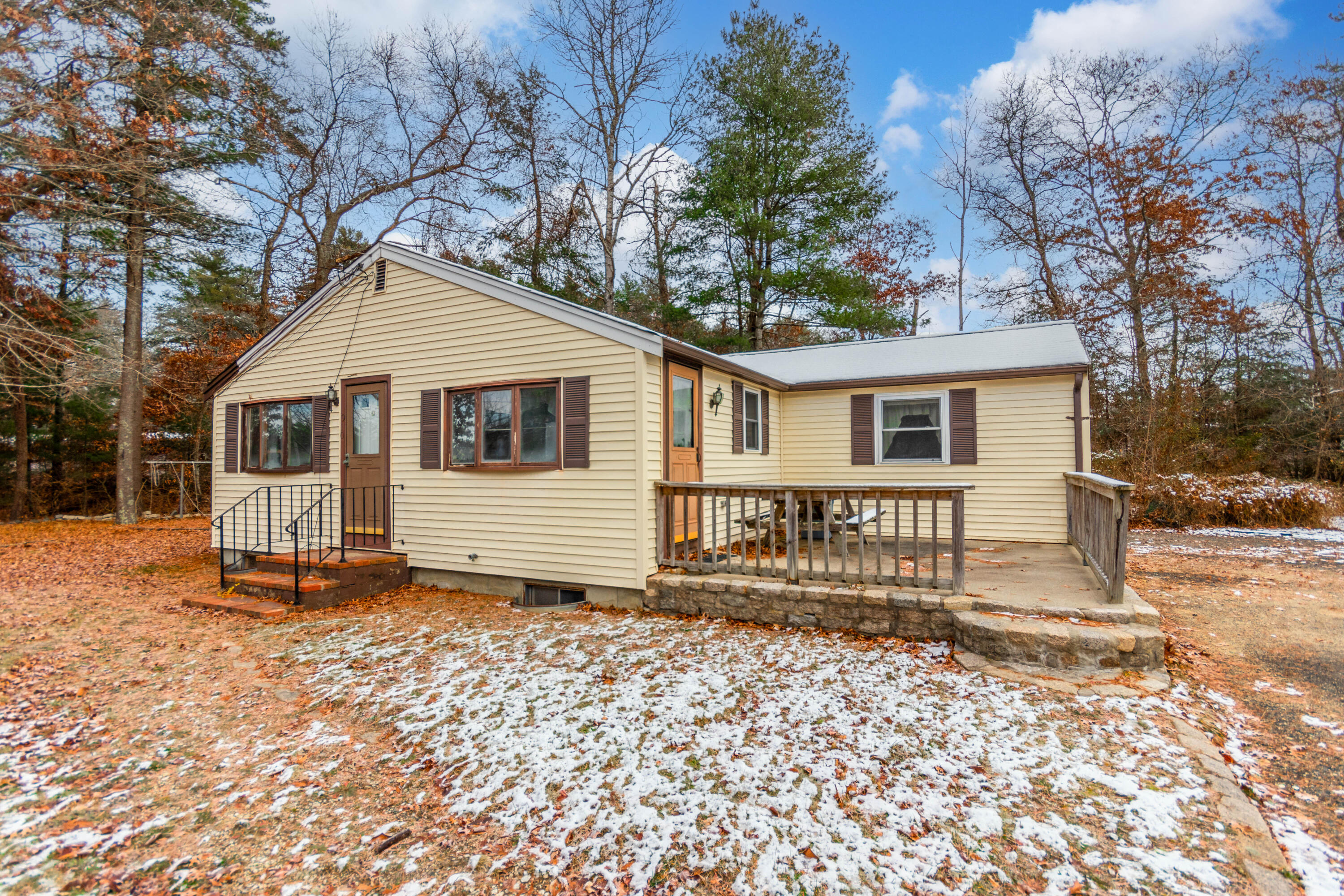 910 County Road West Wareham, MA 02576 - Photo 2 of 15 Front angle