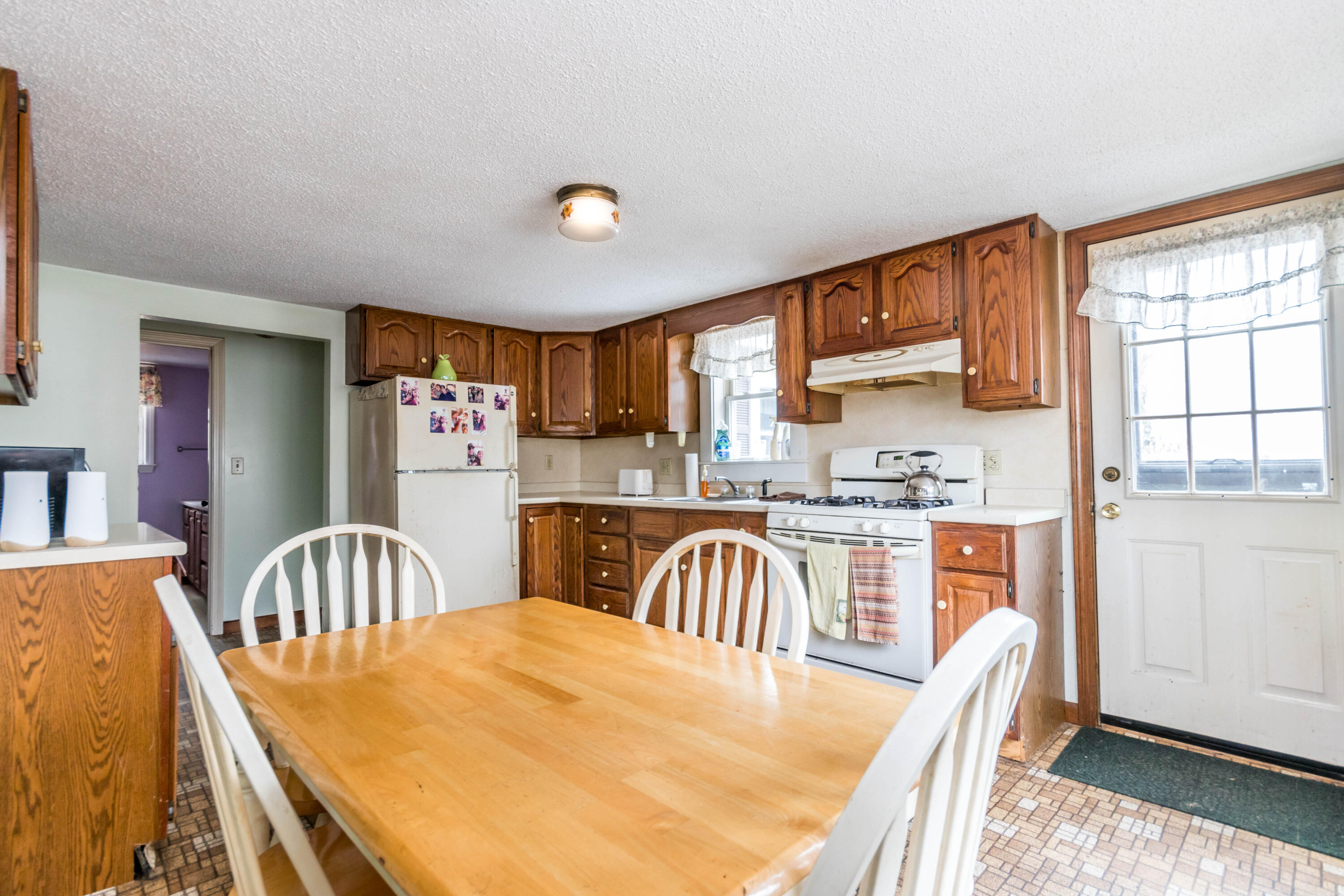 910 County Road West Wareham, MA 02576 - Photo 6 of 15 Eat-in kitchen with exterior access