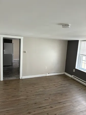 $1,575 | 347 Main Street, Unit 3, Douglas, MA 01516