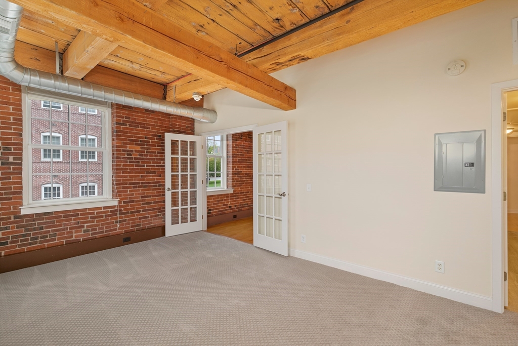 25 Cedar Street, Unit 4 Amesbury, MA 01913 - Photo 17 of 39