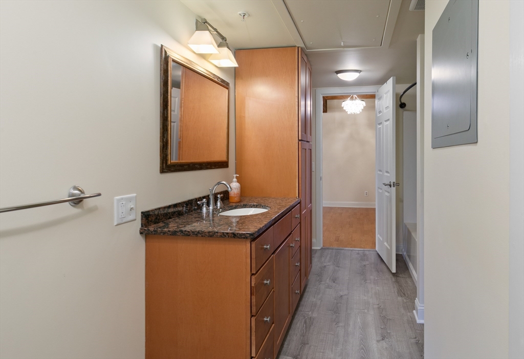 25 Cedar Street, Unit 4 Amesbury, MA 01913 - Photo 20 of 39