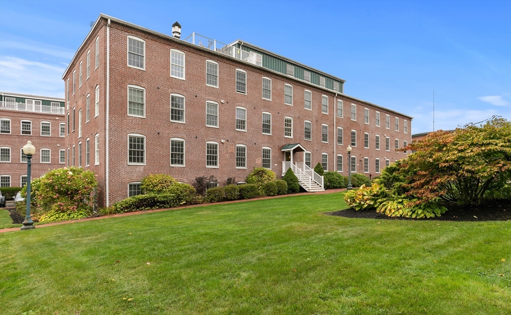 25 Cedar Street, Unit 4 Amesbury, MA 01913 - Photo 31 of 39