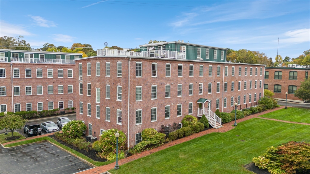 25 Cedar Street, Unit 4 Amesbury, MA 01913 - Photo 32 of 39