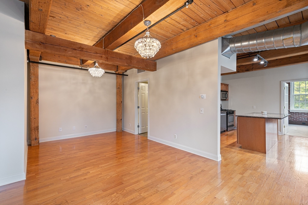 25 Cedar Street, Unit 4 Amesbury, MA 01913 - Photo 9 of 39