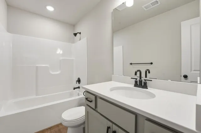 $374,734 | 27014 East Dogwood Lane, Lee's Summit, MO 64086