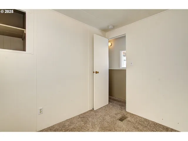 $87,400 | 15509 Southeast Mill Plain Boulevard, Vancouver, WA 98684