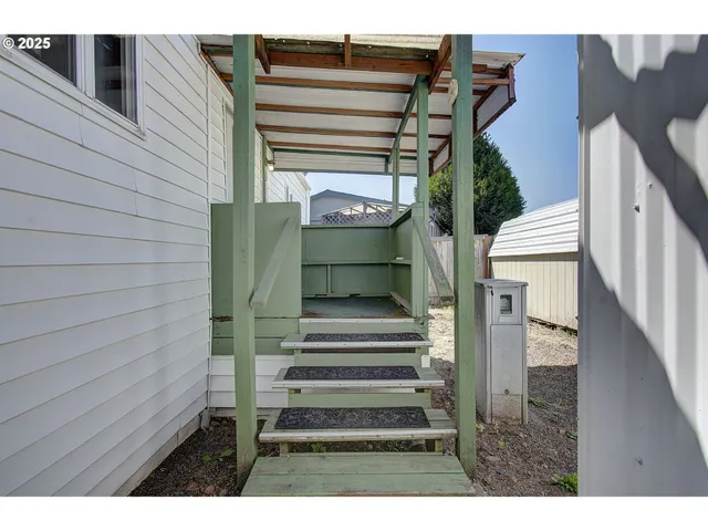 $87,400 | 15509 Southeast Mill Plain Boulevard, Vancouver, WA 98684