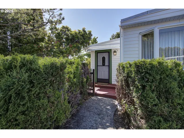 $87,400 | 15509 Southeast Mill Plain Boulevard, Vancouver, WA 98684