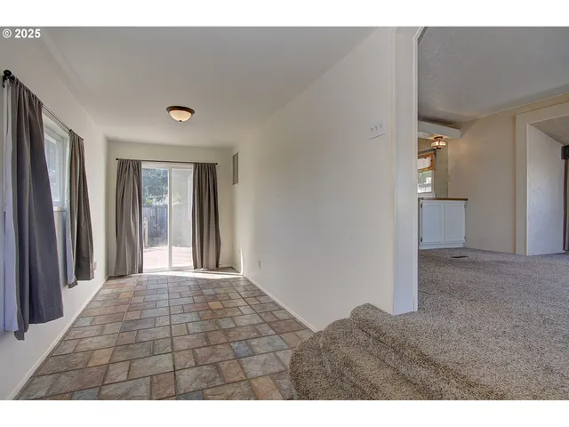 $87,400 | 15509 Southeast Mill Plain Boulevard, Vancouver, WA 98684