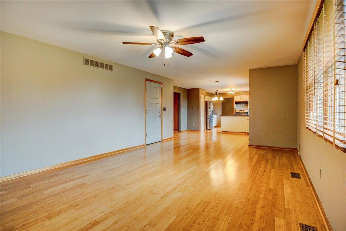 2584 Hollenback Road Lewis Center, OH 43035 - Photo 14 of 34 Living Room