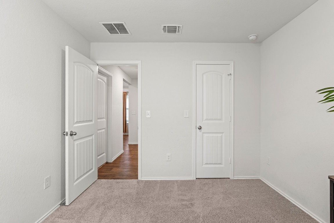 11817 Rush Lane Elgin, TX 78621 - Photo 20 of 30 a view of a hallway