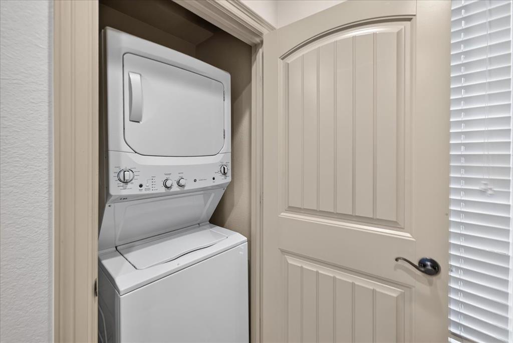 1805 Signal Ridge Place, Unit 1805 Rockwall, TX 75032 - Photo 30 of 40 Includes stacking washer and dryer