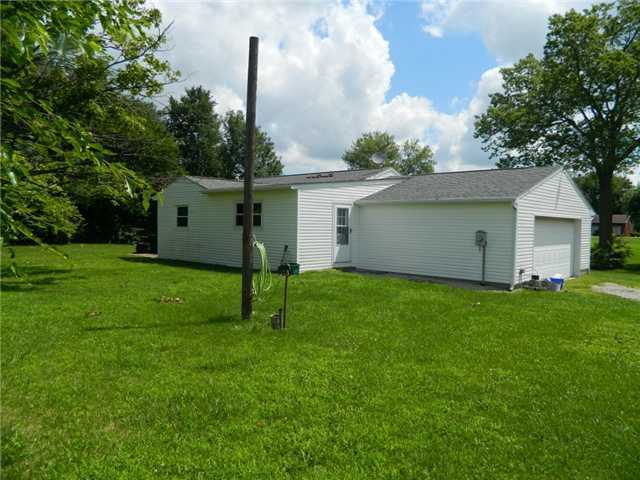 24241 Locust Grove Road Williamsport, OH 43164 - Photo 2 of 14