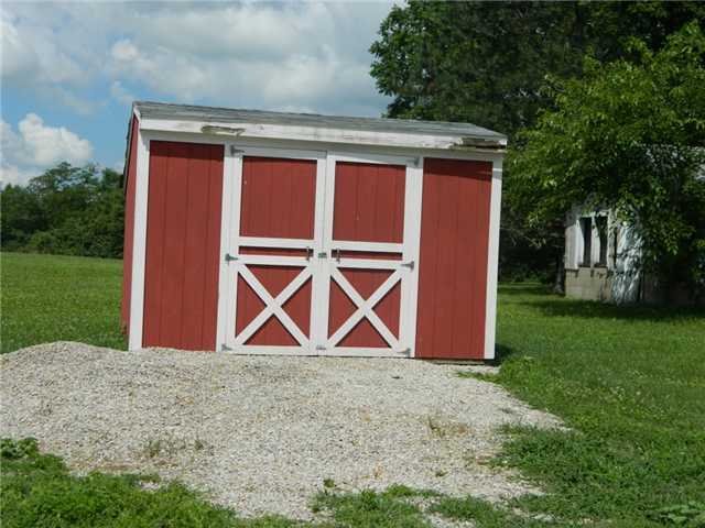 24241 Locust Grove Road Williamsport, OH 43164 - Photo 3 of 14
