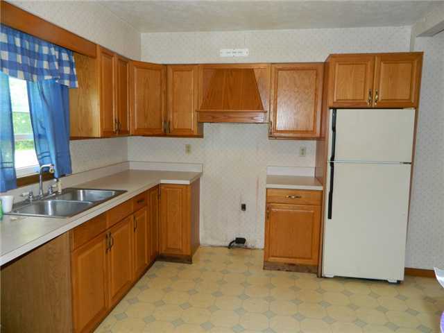24241 Locust Grove Road Williamsport, OH 43164 - Photo 8 of 14