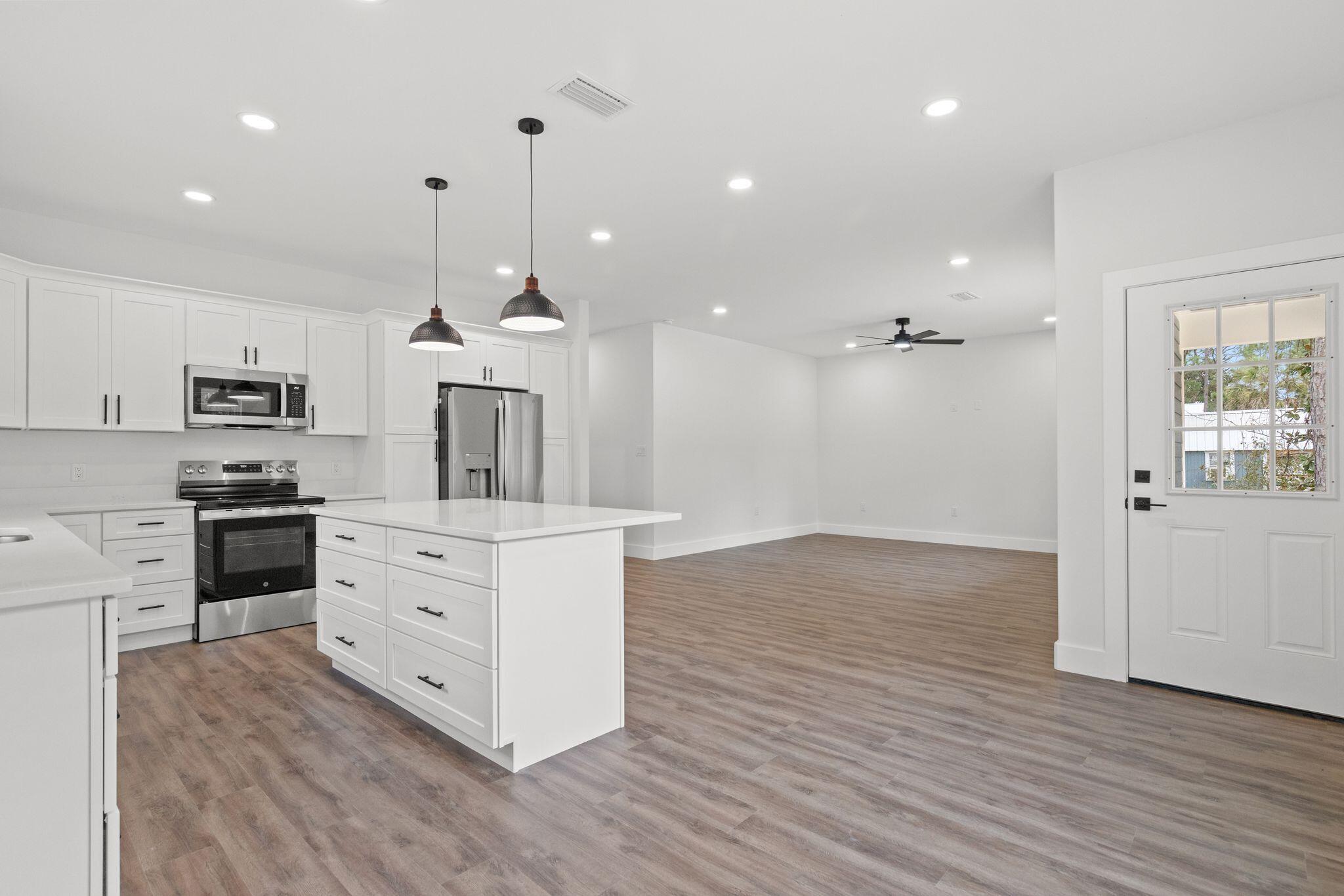 5 Central 7th Street Santa Rosa Beach, FL 32459 - Photo 5 of 23 Kitchen / island