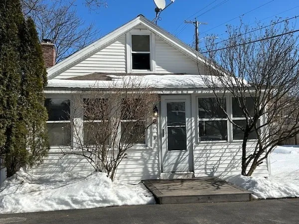 $2,900 | 2 Blackstone Street, Shrewsbury, MA 01545