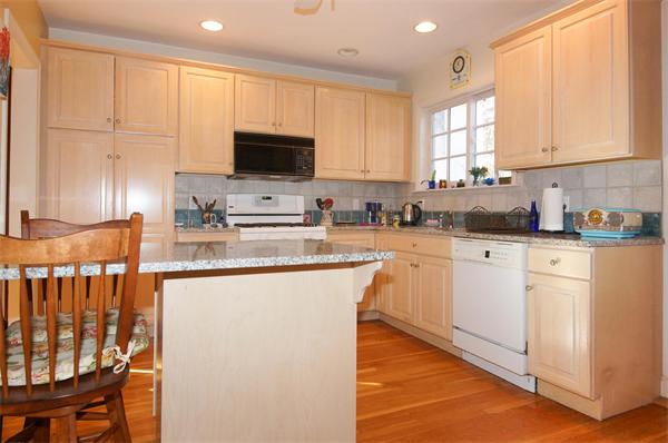 14 Amherst Road Watertown, MA 02472 - Photo 8 of 30 Gallery Image 8