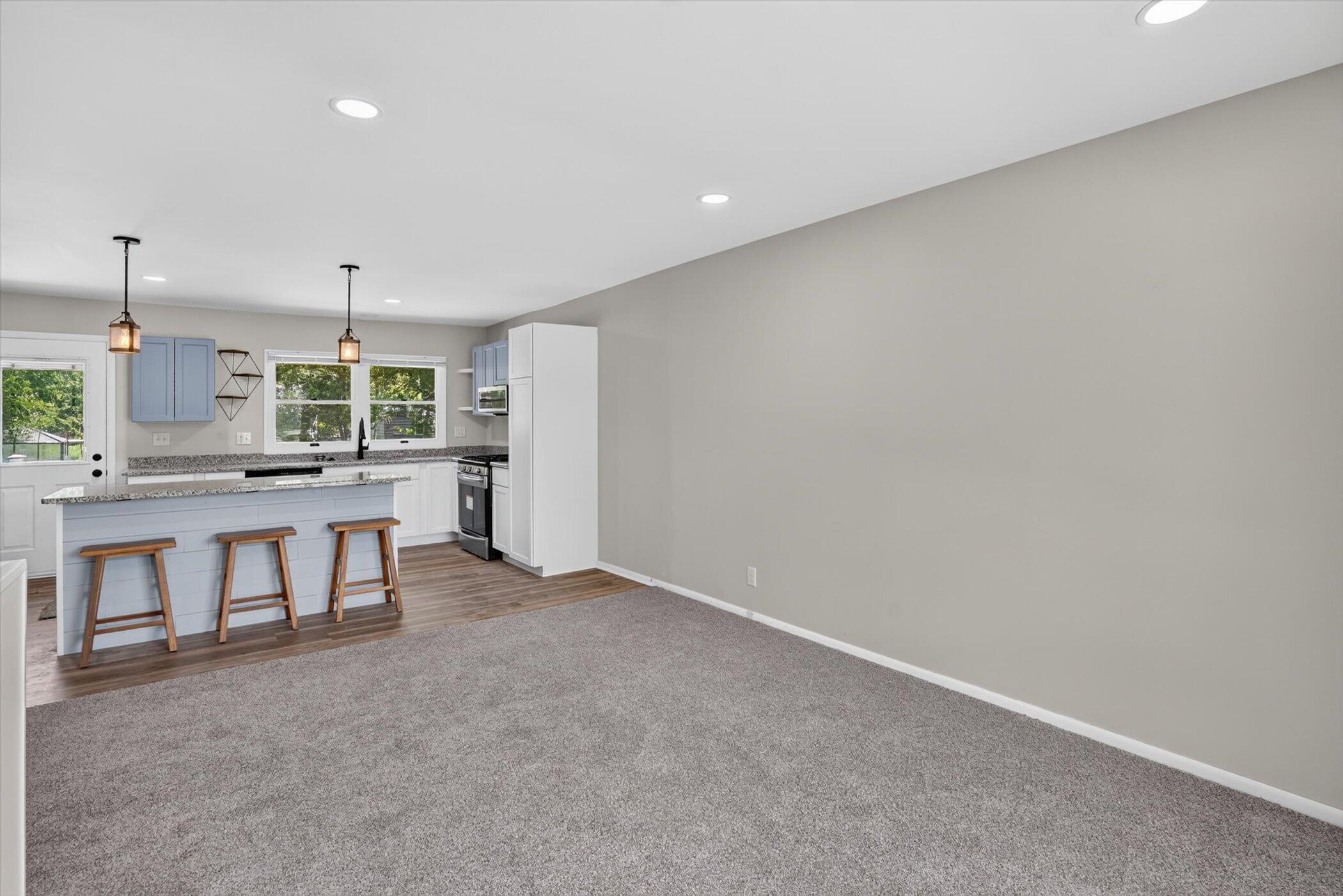 284 Stanford Lane Jackson, MI 49203 - Photo 10 of 39 09-284-Stanford-Ln-Windowstill-Photograp