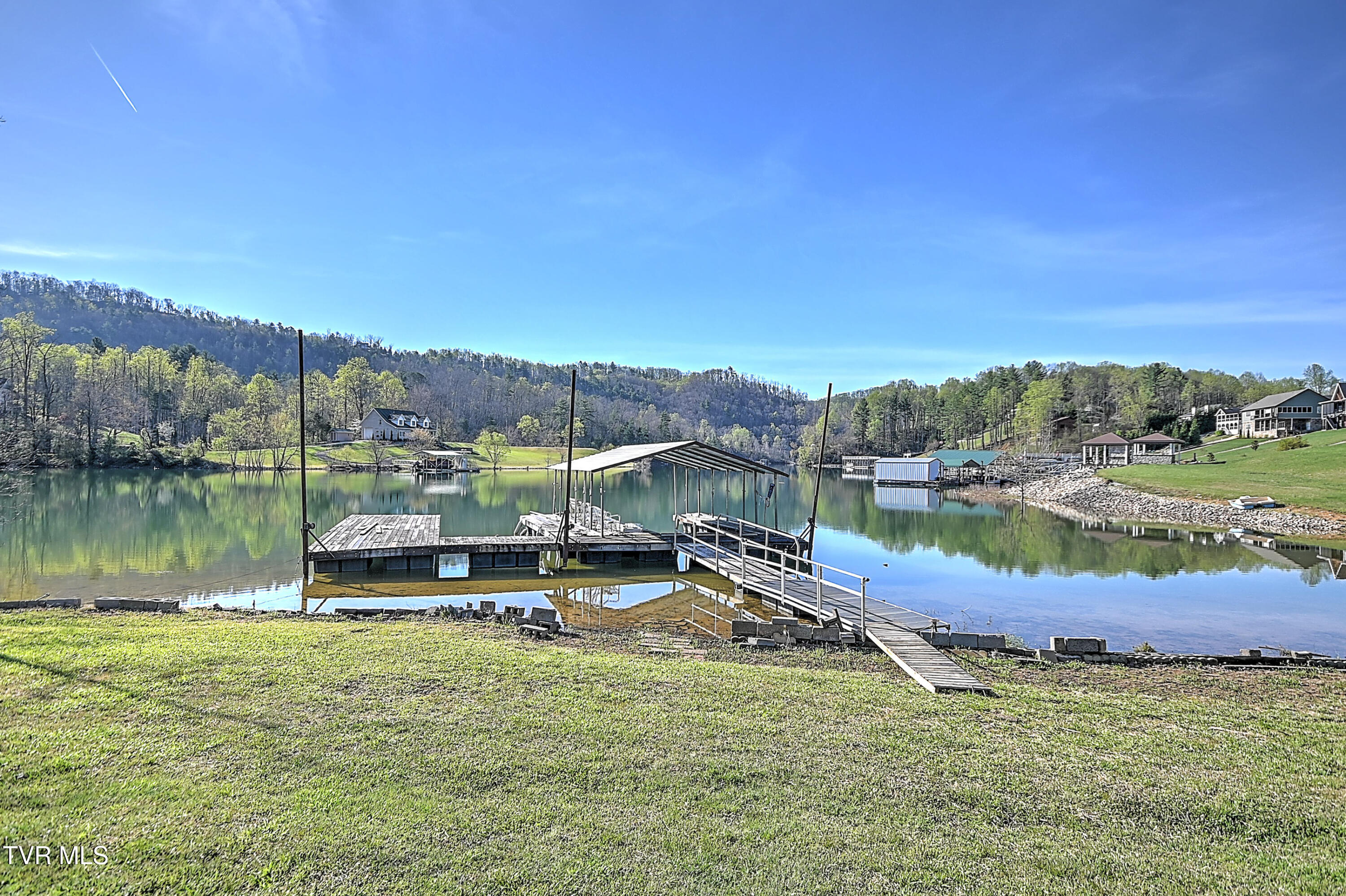 889 Piercetown Road Butler, TN 37640 - Photo 12 of 31 889 Piercetown KR-40