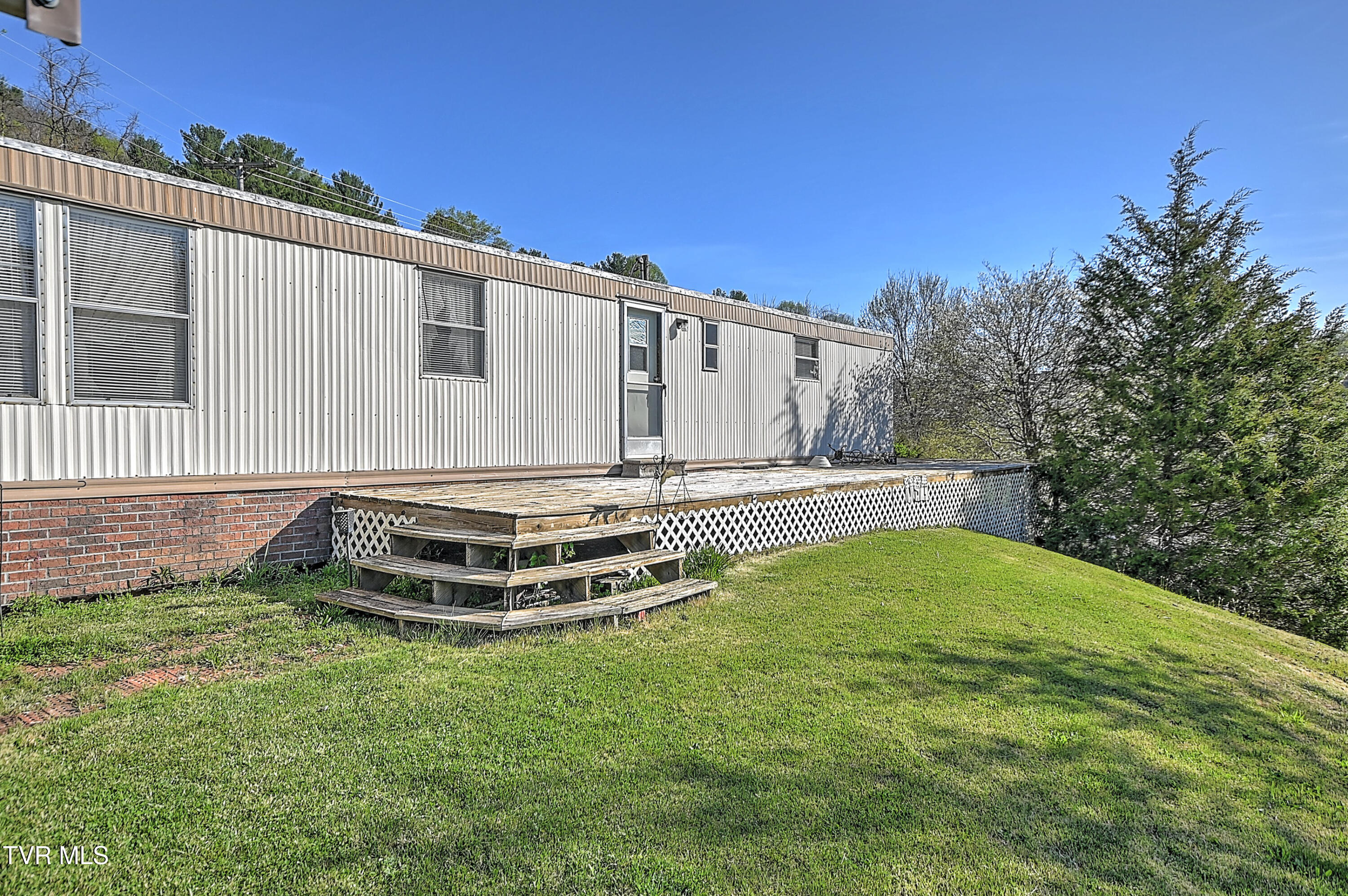889 Piercetown Road Butler, TN 37640 - Photo 3 of 31 889 Piercetown KR-10
