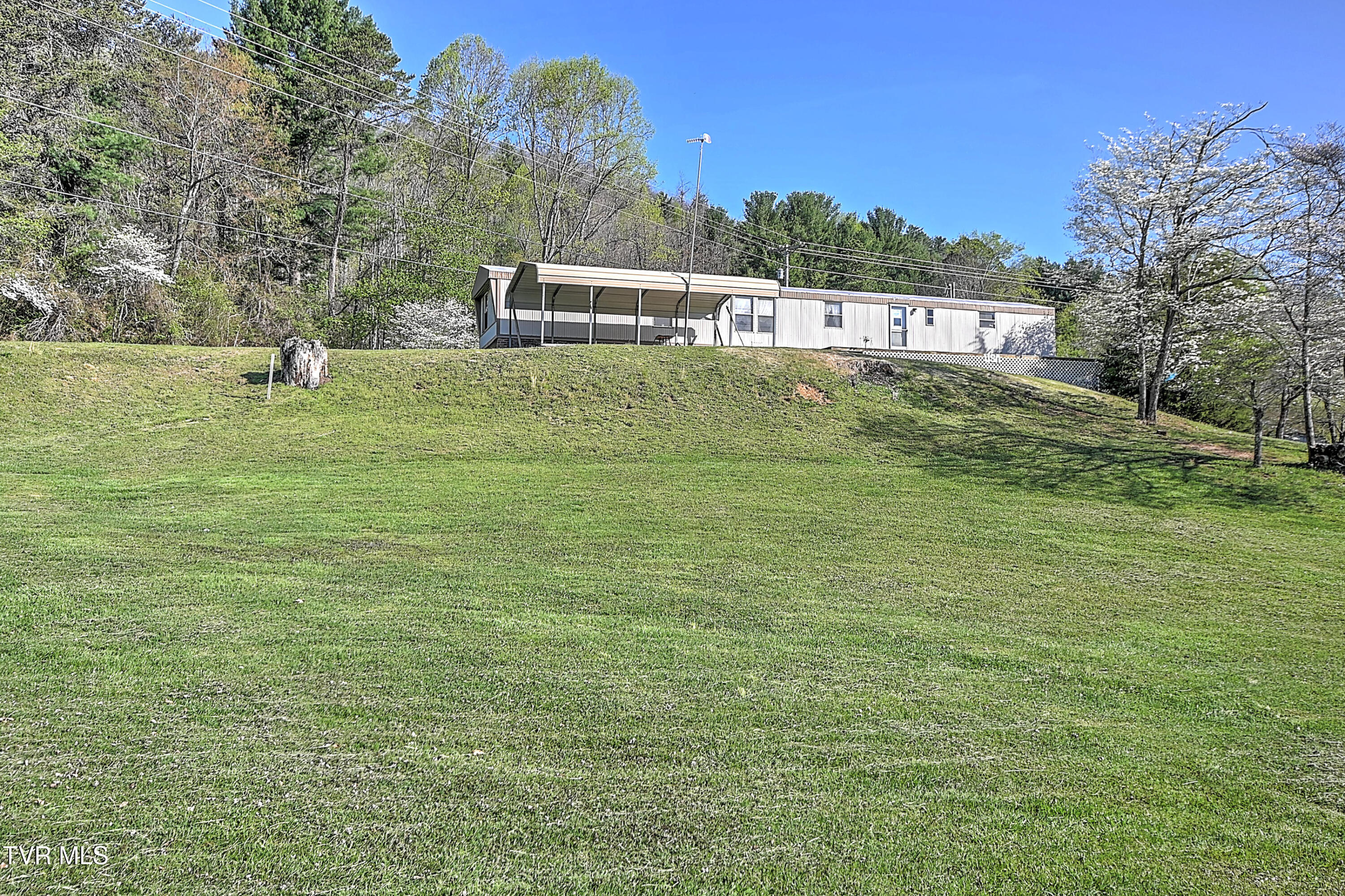 889 Piercetown Road Butler, TN 37640 - Photo 4 of 31 889 Piercetown KR-44