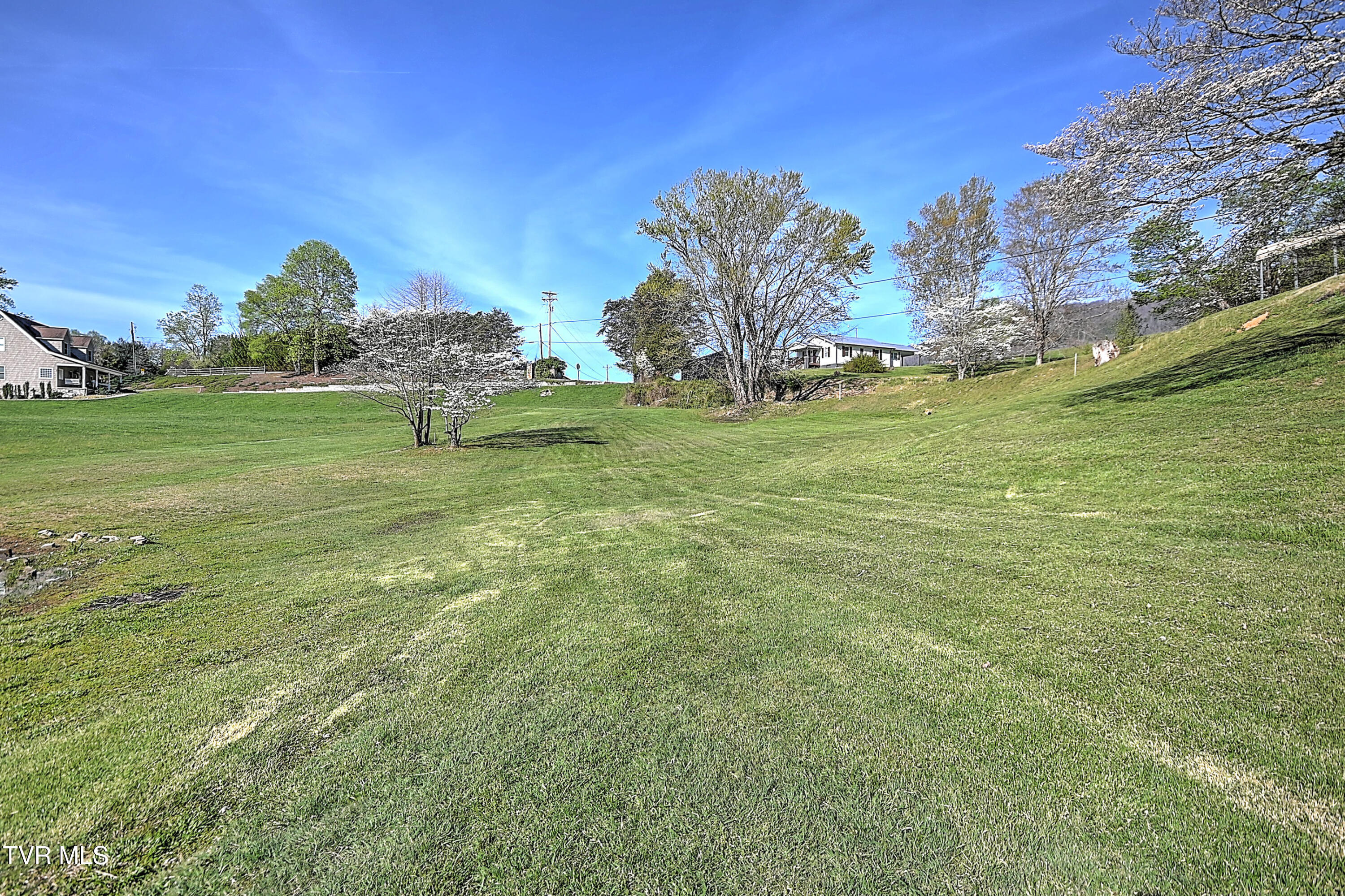 889 Piercetown Road Butler, TN 37640 - Photo 8 of 31 889 Piercetown KR-41
